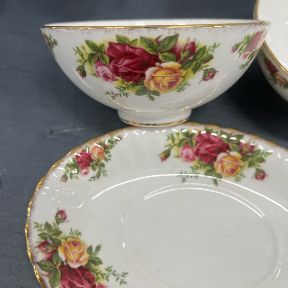 Royal Albert Old Country Rose Fine Porcelain China made in England 1962